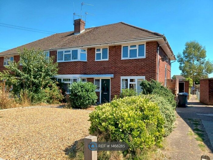 2 Bedroom Flat To Rent In Edinburgh Road, Maidenhead, SL6