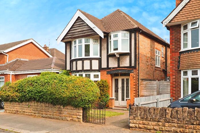 3 Bedroom Detached House For Sale In Hollinwell Avenue, Wollaton, Nottingham, NG8