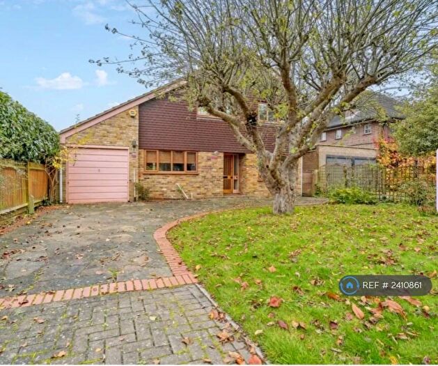 4 Bedroom Detached House To Rent In Cuckoo Hill Drive, Pinner, HA5