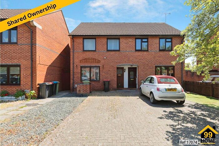 3 Bedroom Semi-Detached House For Sale In Bellini Close, Milton Keynes, MK7