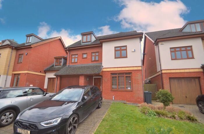 4 Bedroom Detached House To Rent In Blagrove Crescent, Ruislip, HA4