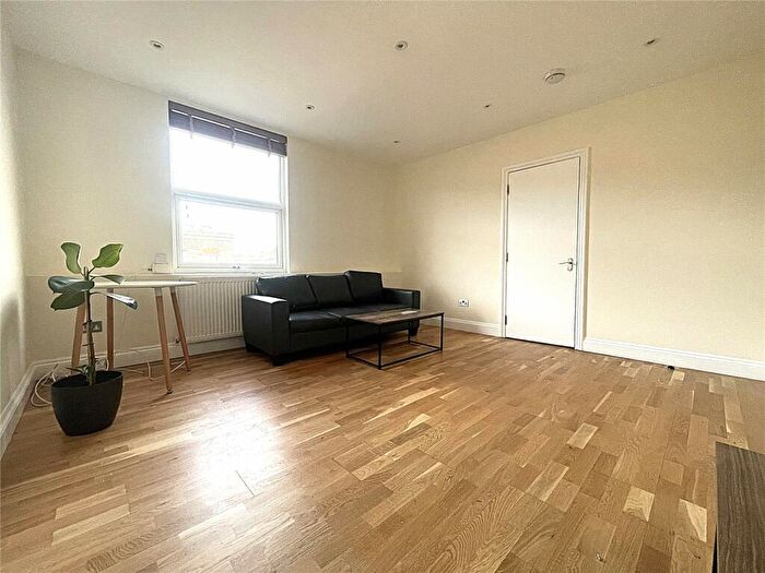 1 Bedroom Flat To Rent In Fonthill Road, Finsbury Park, London, N4
