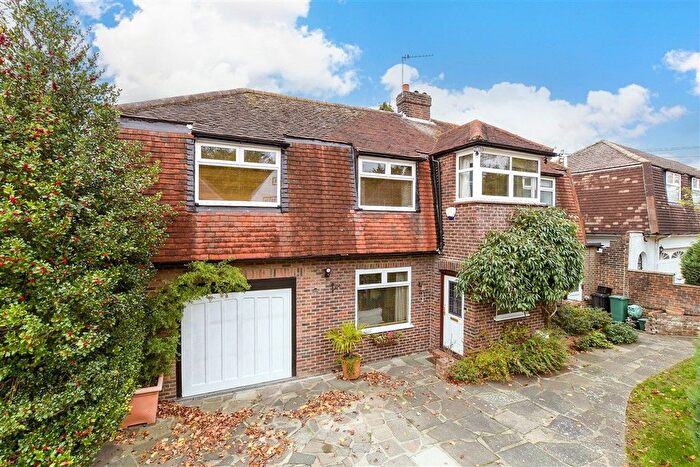 3 Bedroom Detached House For Sale In Green Curve, Banstead, Surrey, SM7