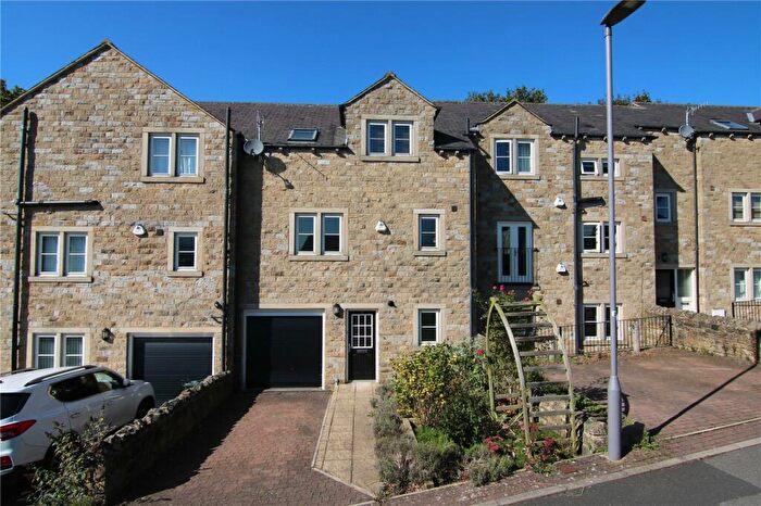 4 Bedroom Town House For Sale In Wayside Mews, Silsden, BD20