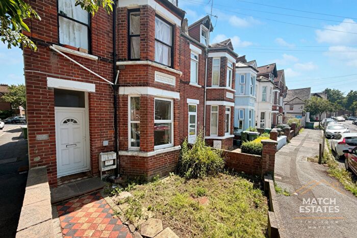 1 Bedroom Flat To Rent In Bournemouth Gardens, Folkestone, Kent, CT19