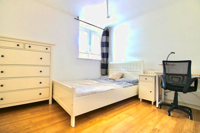 4 Bedroom Flat To Rent In Boyd Street, London, E1
