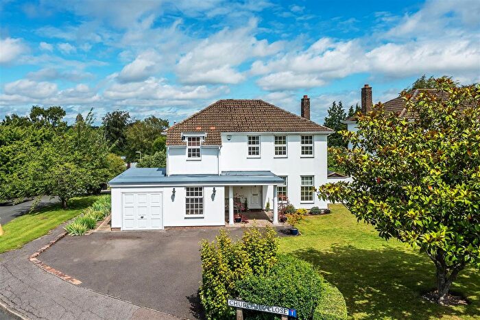 4 Bedroom Detached House For Sale In Churchill Close, Fetcham, KT22