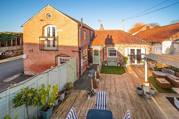 4 Bedroom Link Detached House For Sale In Langthorpe, Boroughbridge, York, YO51