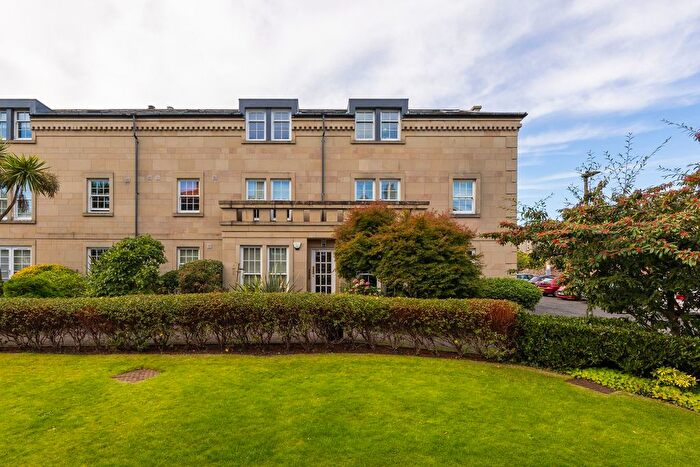 2 Bedroom Flat For Sale In Willowbrae Road, Edinburgh, EH8