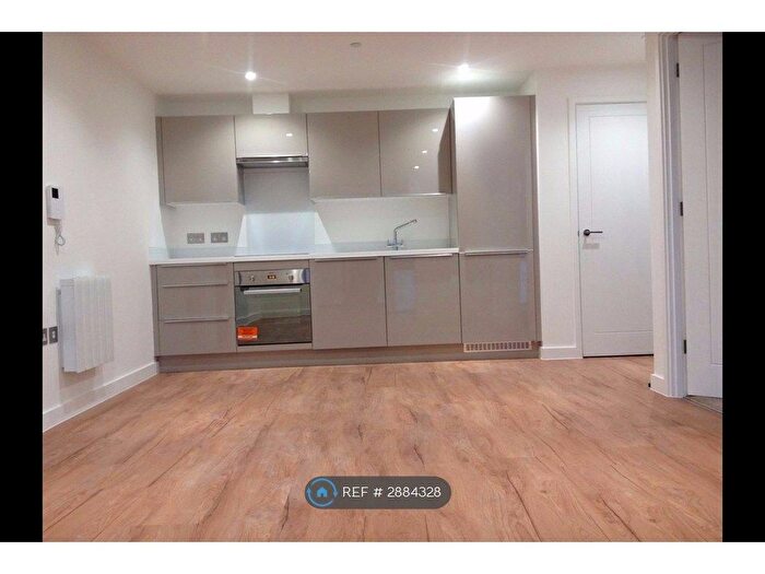 1 Bedroom Flat To Rent In Tamar House, Reading, RG1