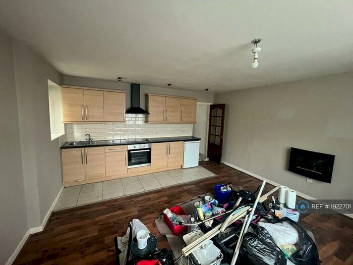 1 Bedroom Flat To Rent In Tulliallen, Liverpool, L22