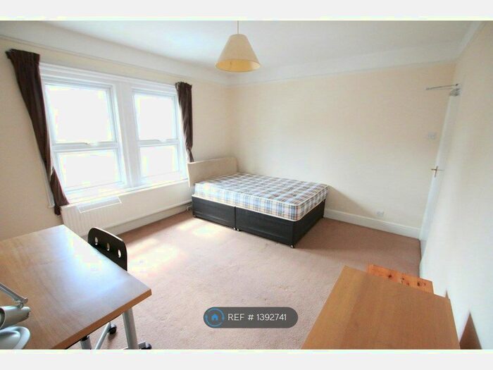 4 Bedroom Terraced House To Rent In St. Peters Road, Reading, RG6