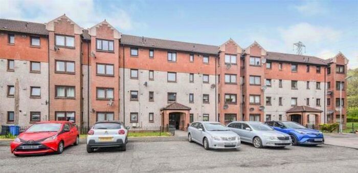 3 Bedroom Flat To Rent In Burnbrae Street, Clydebank, Dunbartonshire, G81