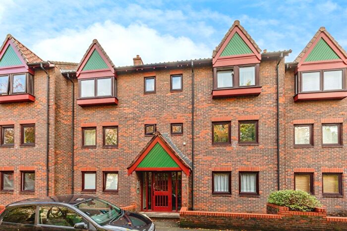 Apartment For Sale In Cumberland Place, Hotwells, Bristol, BS8