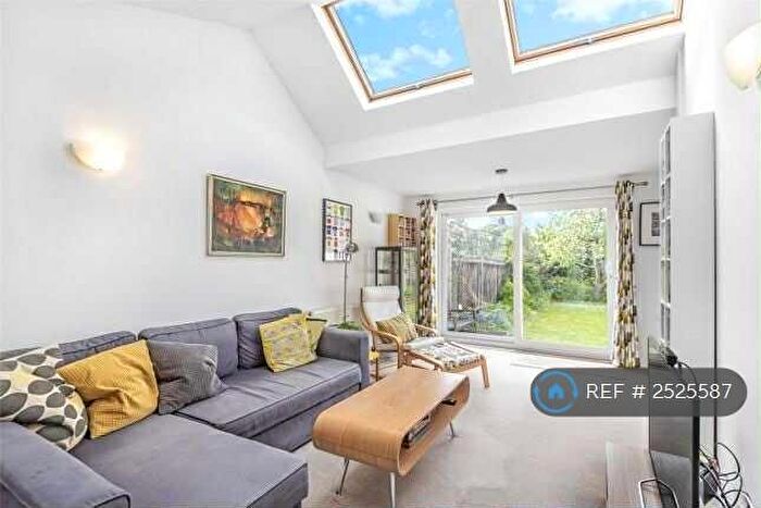 3 Bedroom Bungalow To Rent In Whitby Road, London, HA4