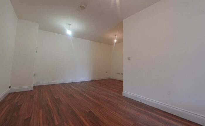 1 Bedroom Flat To Rent In Ambassador House Farnham Road Slough Berkshire, SL1