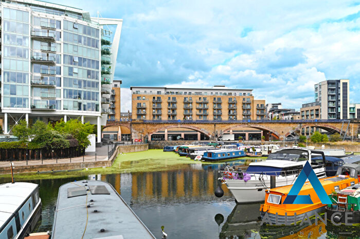2 Bedroom Apartment To Rent In Commercial Road, London, E14