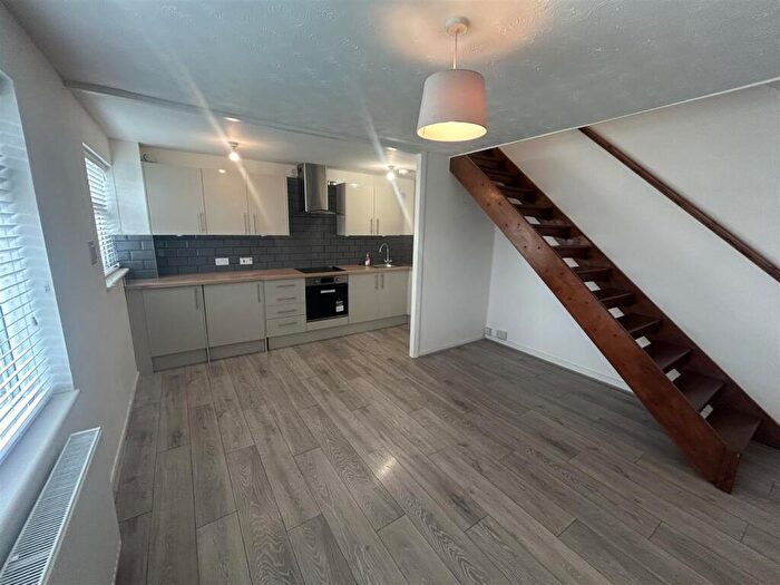 1 Bedroom End Of Terrace House To Rent In Helford Gardens, Chartwell Green, SO18