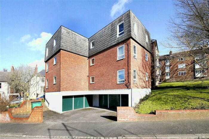 2 Bedroom Apartment To Rent In High View Road, London, SE19