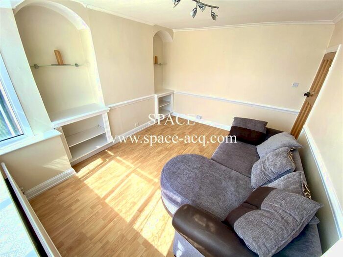 1 Bedroom Flat To Rent In Dudley Gardens, Harrow, HA2