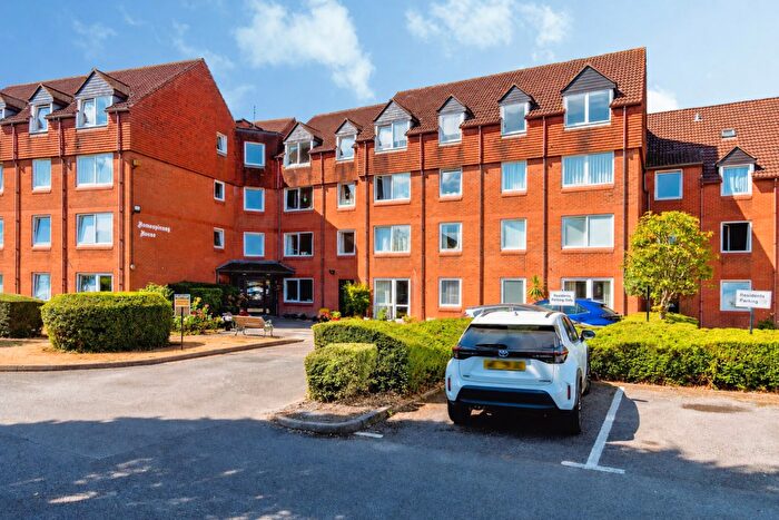 2 Bedroom Flat For Sale In River View Road, Southampton, SO18