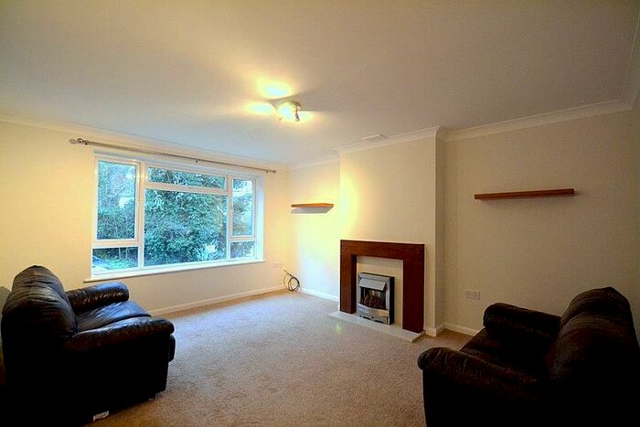 2 Bedroom Maisonette To Rent In Holmdene, Holden Road, Woodside Park, N12