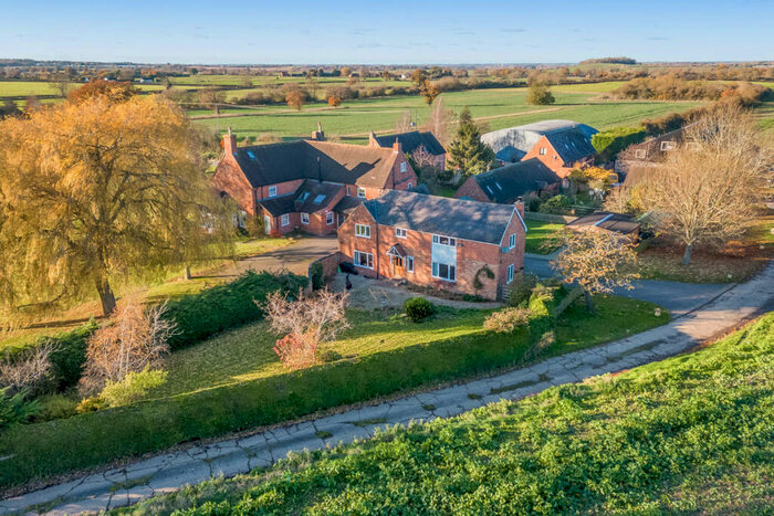 3 Bedroom Country House For Sale In Windmill Hill Lane, Leamington Spa, Chesterton, CV33