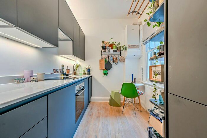 1 Bedroom Flat To Rent In Mayall Rd, Poet's Corner, London, SE24