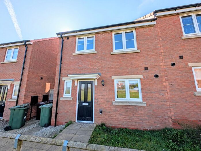 3 Bedroom Terraced House To Rent In Heather Drive, Pontefract, West Yorkshire, WF8