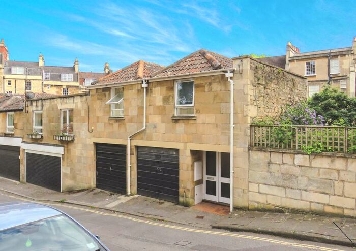 2 Bedroom Apartment To Rent In Park Street Mews, Bath, BA1