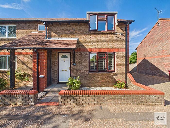 2 Bedroom Semi-Detached House For Sale In Martlet Close, Chichester, PO19