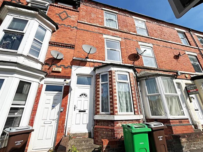 3 Bedroom Terraced House To Rent In Hartley Road, Nottingham, NG7