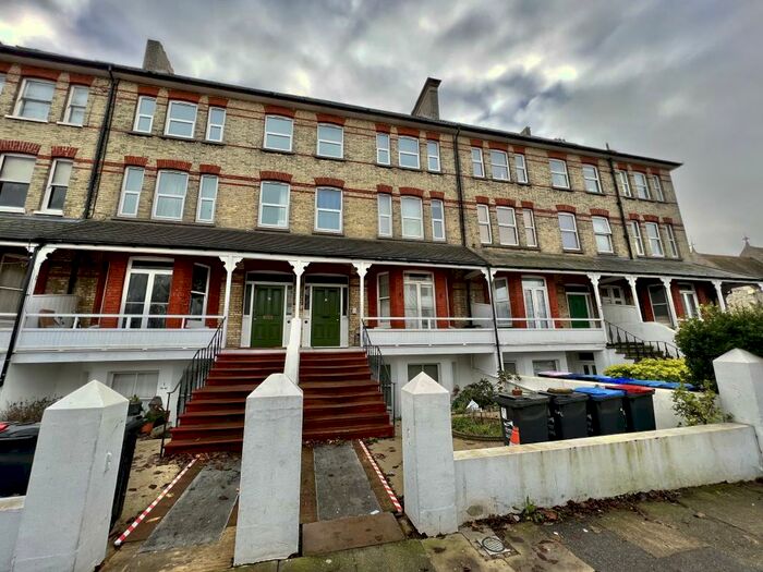 2 Bedroom Flat To Rent In Westgate Bay Avenue, Westgate, CT8