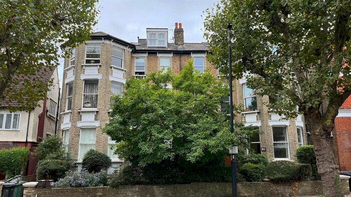 2 Bedroom Flat To Rent In Fordwych Road, London, NW2