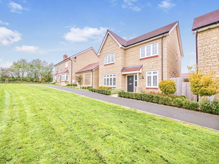 4 Bedroom Detached House For Sale In Vartenham Close, Milborne Port, DT9