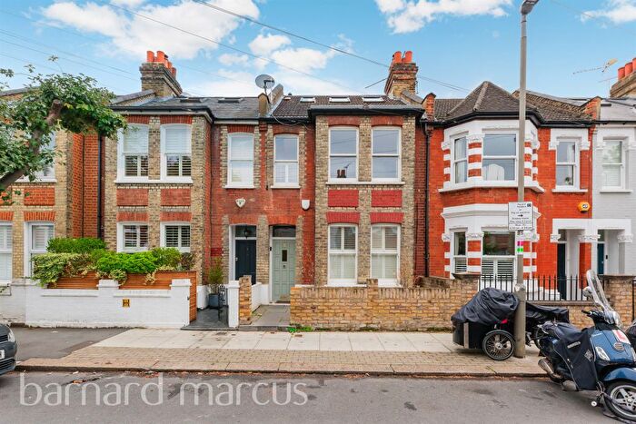 2 Bedroom Flat For Sale In Vanderbilt Road, London, SW18