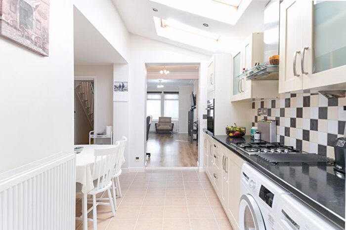 3 Bedroom Terraced House For Sale In Brighton Road, South Croydon, CR2