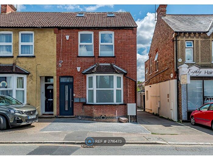 2 Bedroom Flat To Rent In High Street, Northwood, HA6