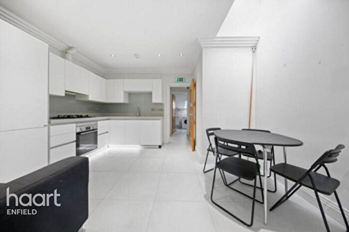 4 Bedroom Apartment To Rent In Lotus Mews, London, N19