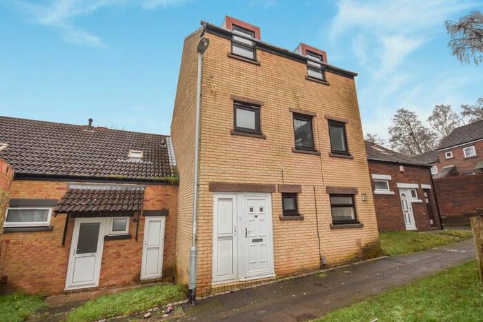 5 Bedroom Terraced House To Rent In Cissbury Road, Briar Hill, Northampton, NN4