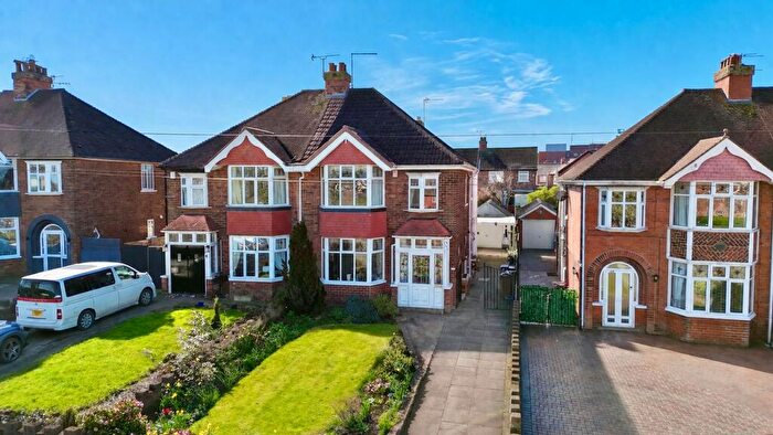 4 Bedroom Semi-Detached House For Sale In Doncaster Road, Scunthorpe, DN15