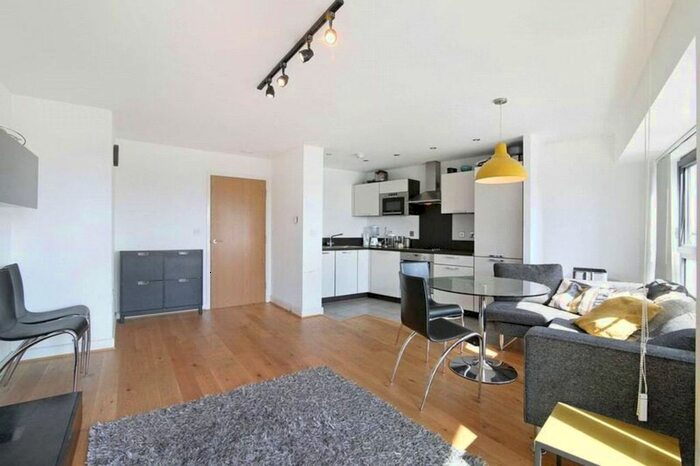 2 Bedroom Flat To Rent In Surrey Quays Road, Canada Water, London, SE16