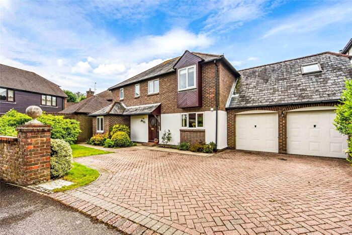 4 Bedroom Detached House For Sale In Plainwood Close, Chichester, West Sussex, PO19