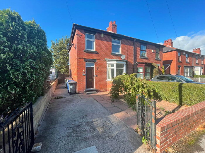 3 Bedroom Semi-Detached House For Sale In Pogmoor Road, Barnsley, S70