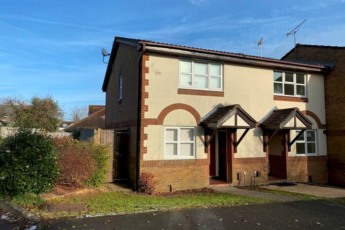 2 Bedroom End Of Terrace House To Rent In Godwin Crescent, Waterlooville PO8