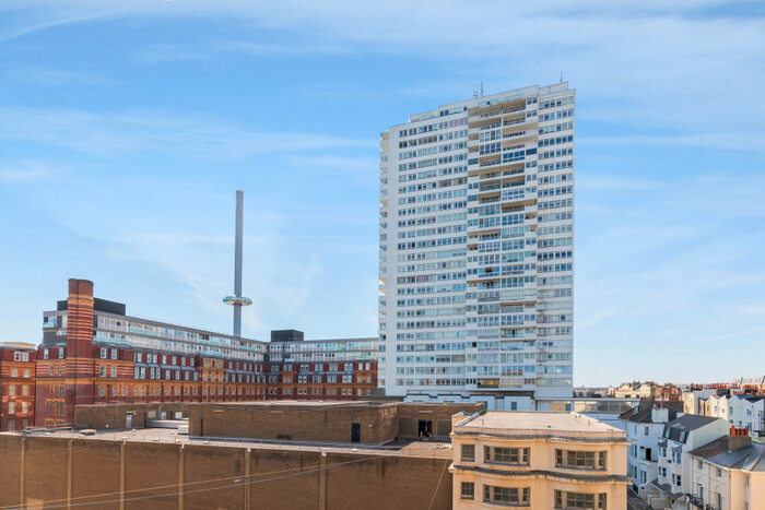 2 Bedroom Flat To Rent In St. Margarets Place, BN1