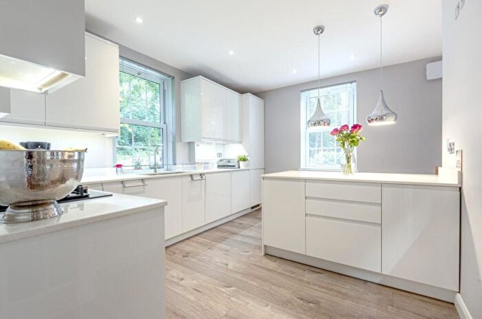3 Bedroom Maisonette For Sale In Fulthorp Road, London, SE3