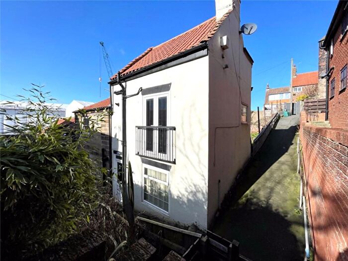 2 Bedroom Cottage For Sale In Horse Road, Whitby, YO22