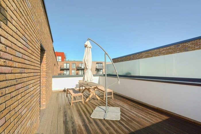 2 Bedroom Apartment To Rent In Endeavour House, Ashton Reach, SE16