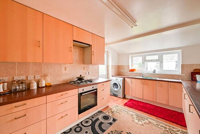 5 Bedroom House For Sale In Ravenstone Road, Turnpike Lane, London, N8